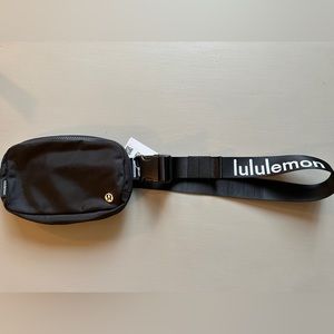 Lululemon Everywhere Belt Bag